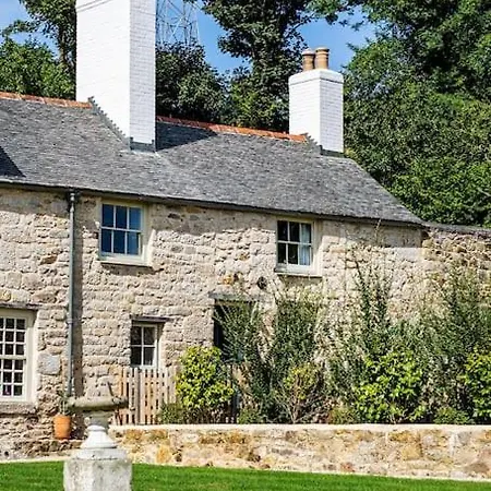 Manor At Cusgarne Manor Adults Only Holiday home